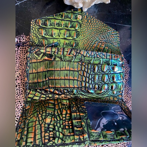 5⭐️SELLER!! NWT SAMBA Brahmin Veronica wallet - Picture 8 of 10